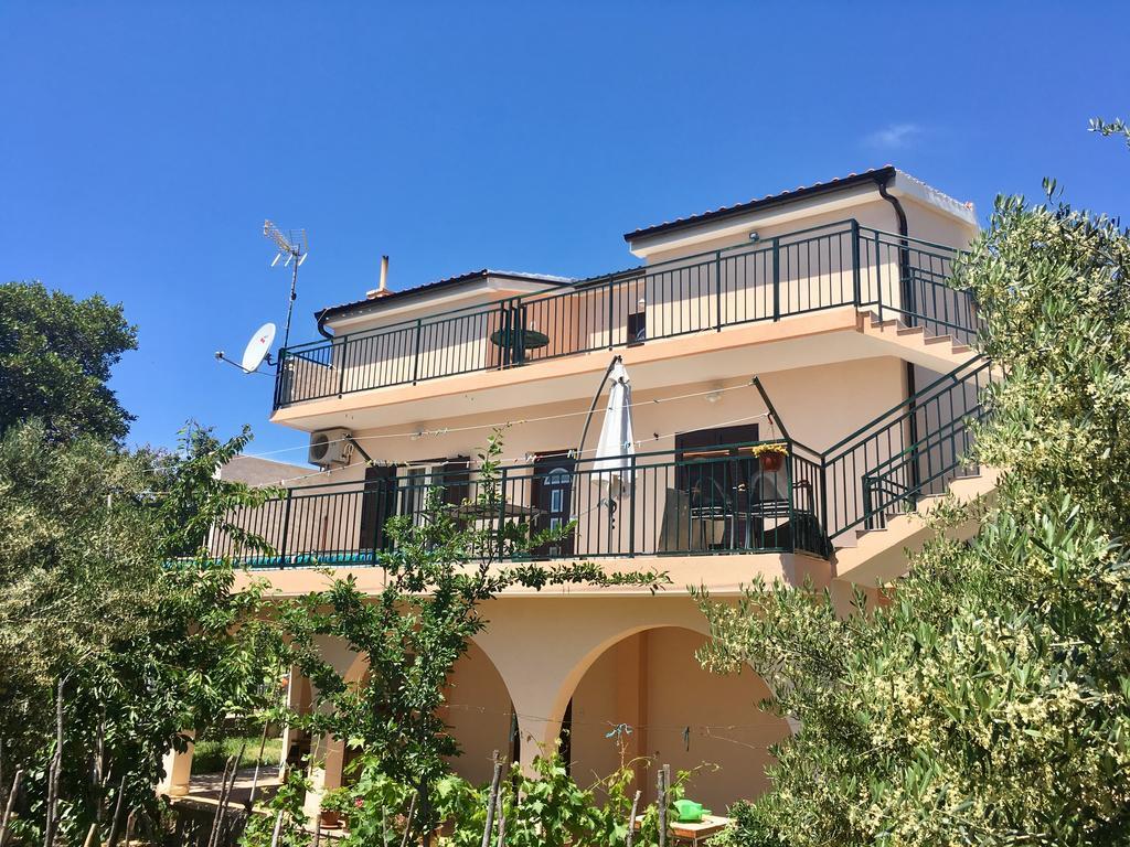 Apartments Lilly Zaboric Esterno foto