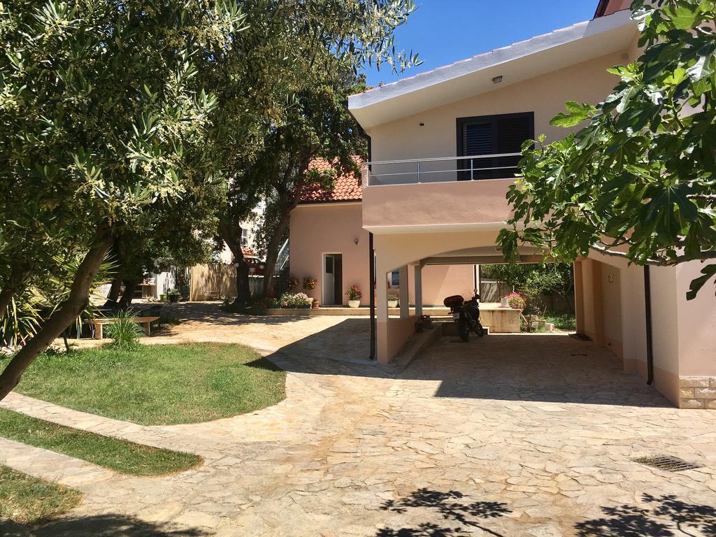 Apartments Lilly Zaboric Esterno foto