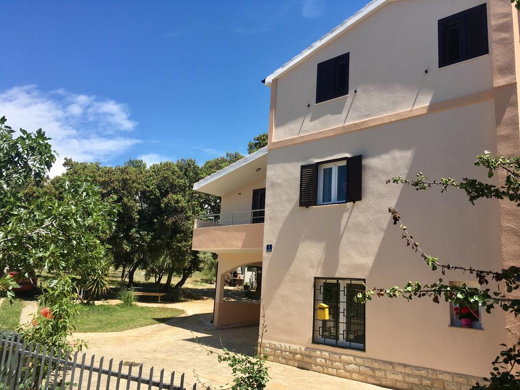 Apartments Lilly Zaboric Esterno foto